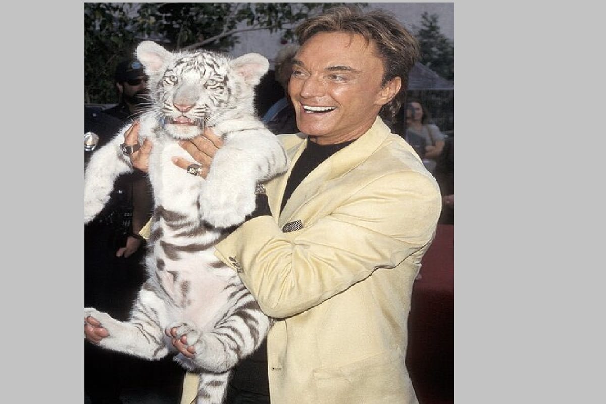 Famous illusionist Roy Horn succumbs to coronavirus complications at 75 years in Las vegas