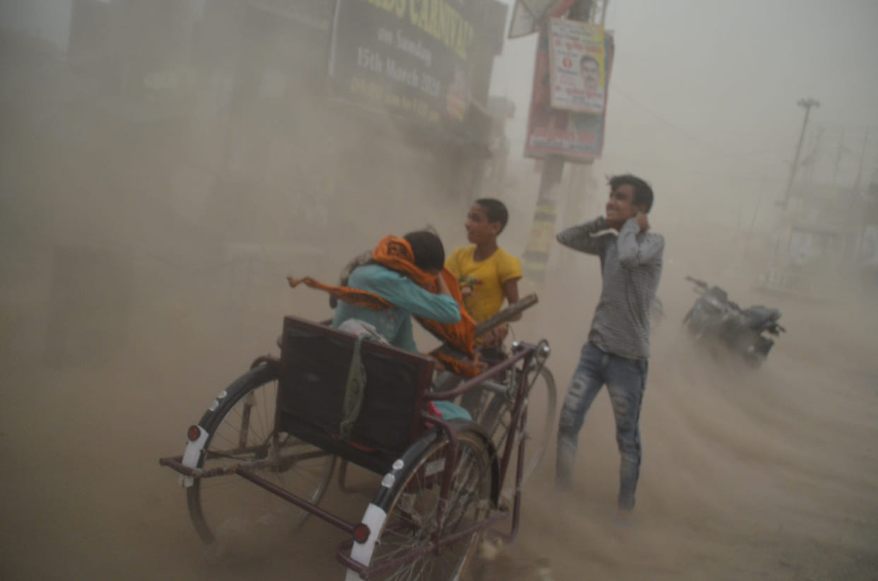 Thunderstorm, rain and earthquake tremors, two elderly people died in Bijwara and Barout