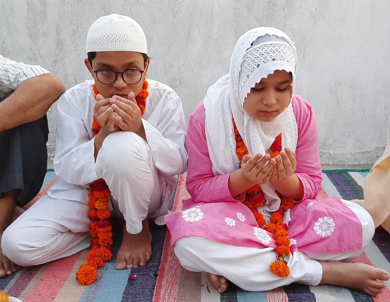 10-year-old twin siblings set their first fast