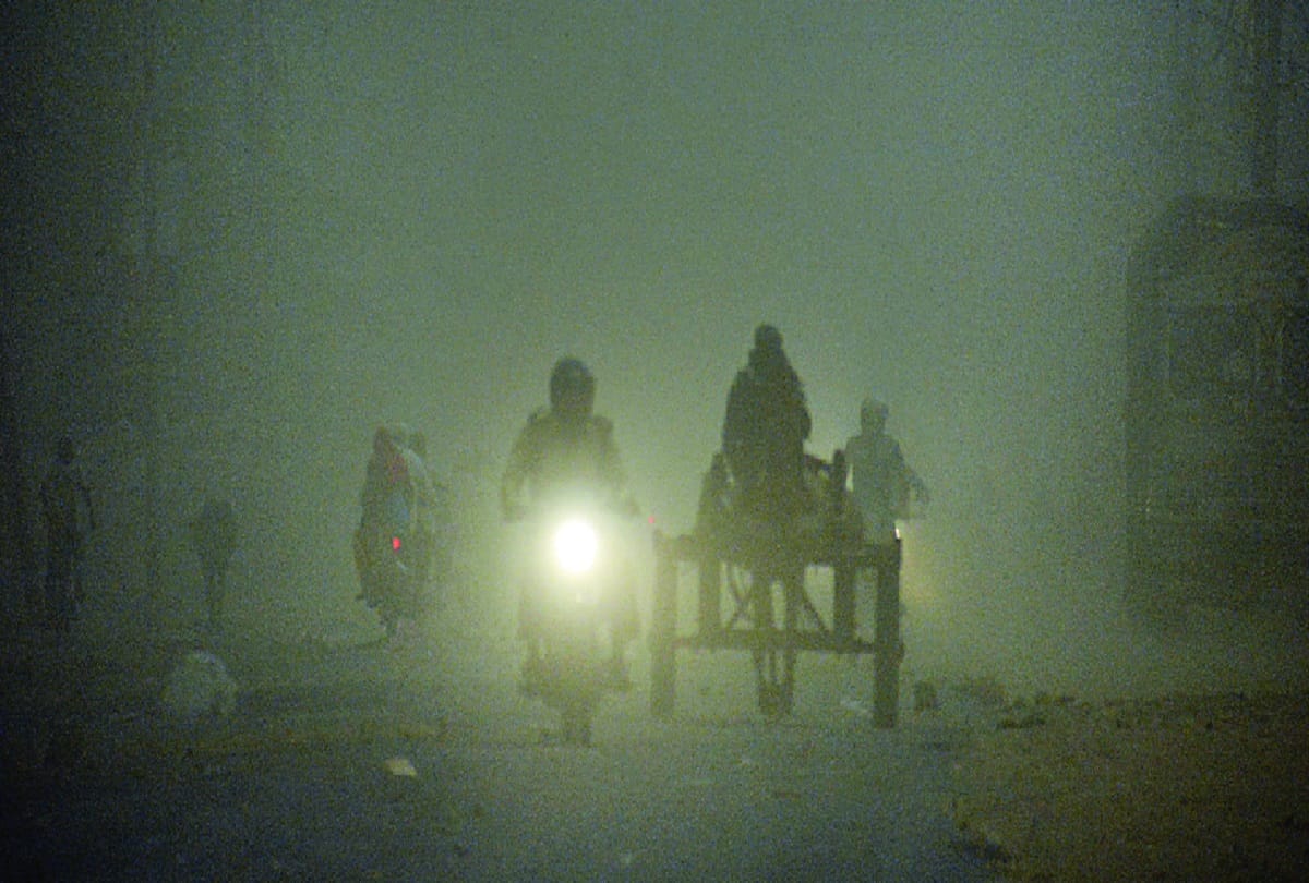 Mercury fell due to dust storm and rain, drizzle will be there for four days