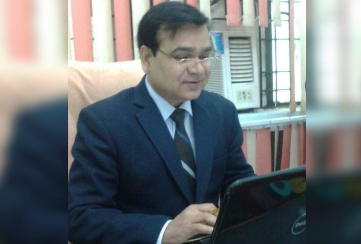 Agra Cmo Dr Rc Pandey Transfer In Case Of Shri Paras Hospital Oxygen Mockdrill