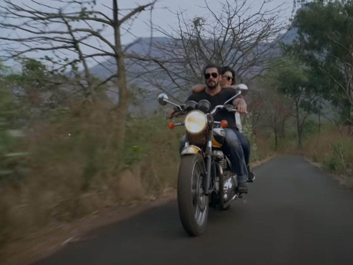 Salman Khan shares the teaser of new song Tere Bina with Jacqueline Fernandez
