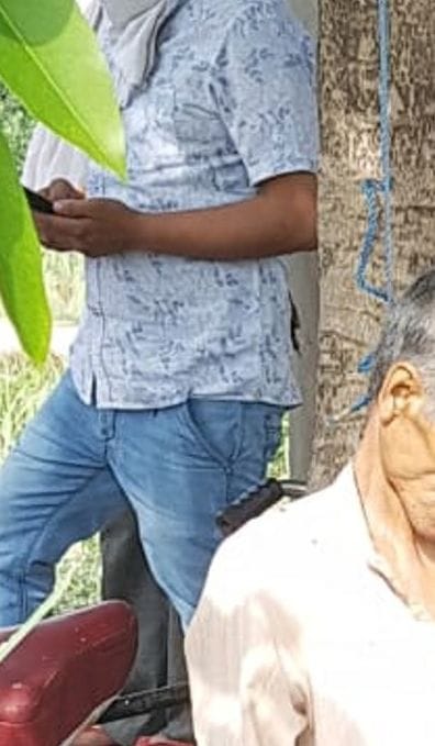 Dead body of laborer found hanging on tree