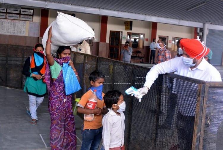 Lockdown, Coronavirus, Trains Run for Migrant Workers from Punjab
