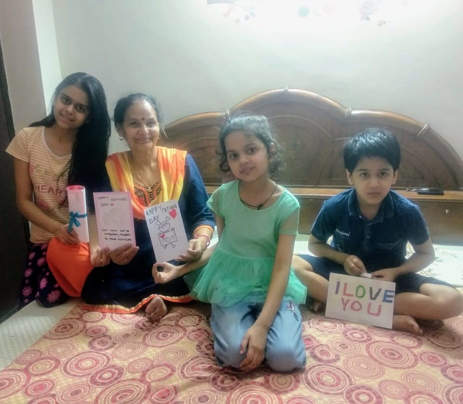 mothers day special kids prepare card for mothers write sweet messages