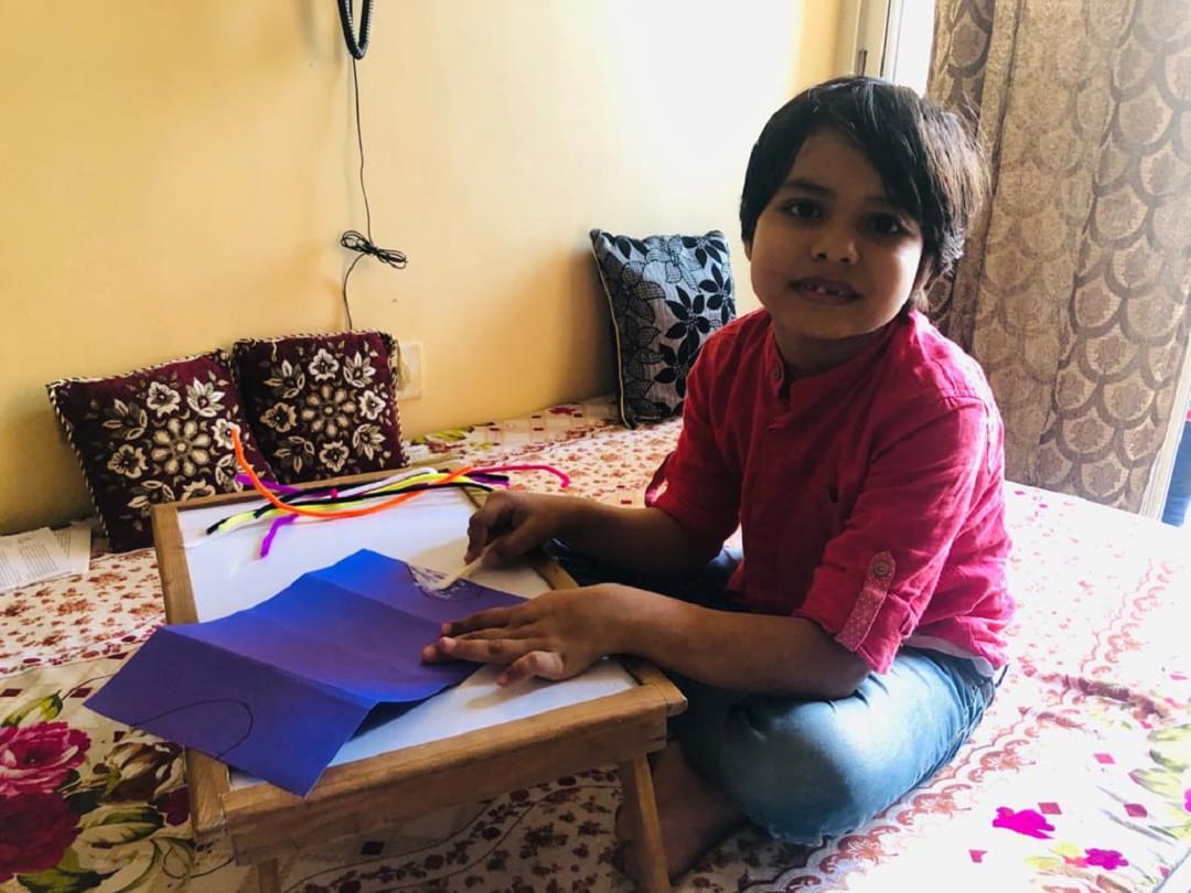 mothers day special kids prepare card for mothers write sweet messages