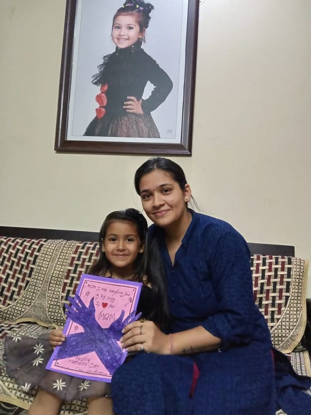 mothers day special kids prepare card for mothers write sweet messages