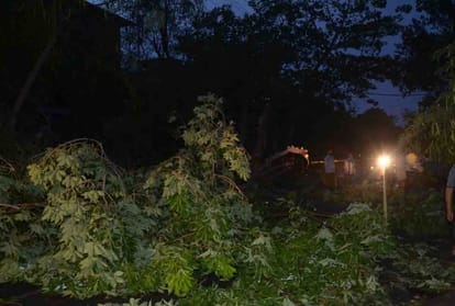 Chitrakoot: Three people died in the district due to severe storm