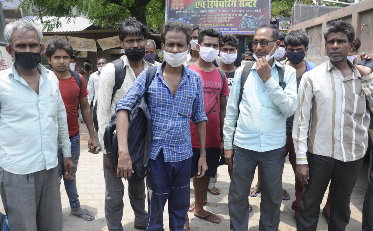 Pratapgarh: 2517 laborers arrived from Surat by two special trains