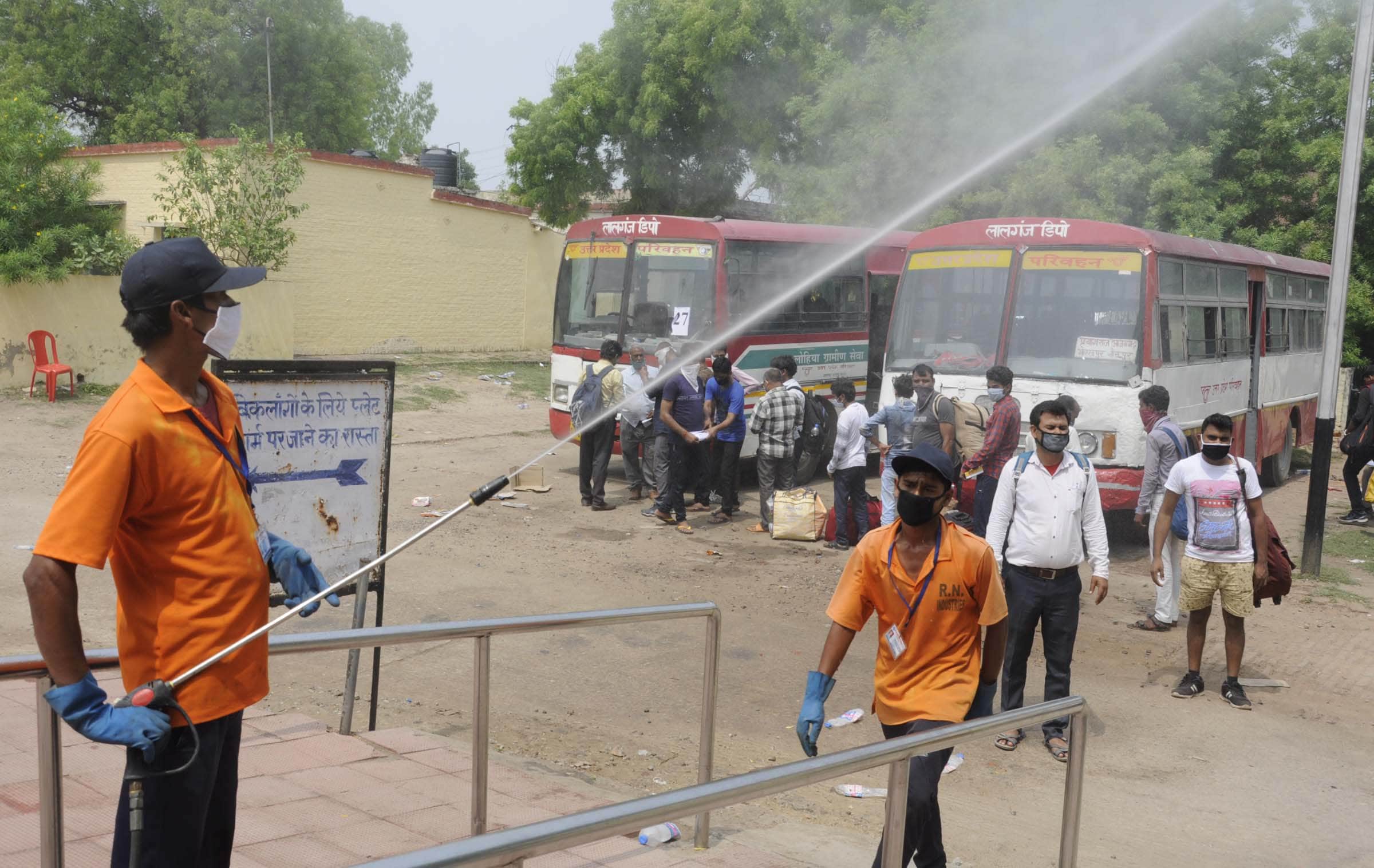 Pratapgarh: 2517 laborers arrived from Surat by two special trains