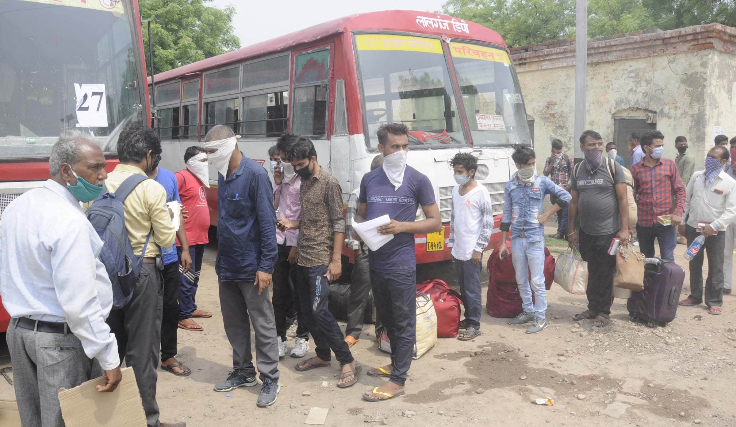 Pratapgarh: 2517 laborers arrived from Surat by two special trains