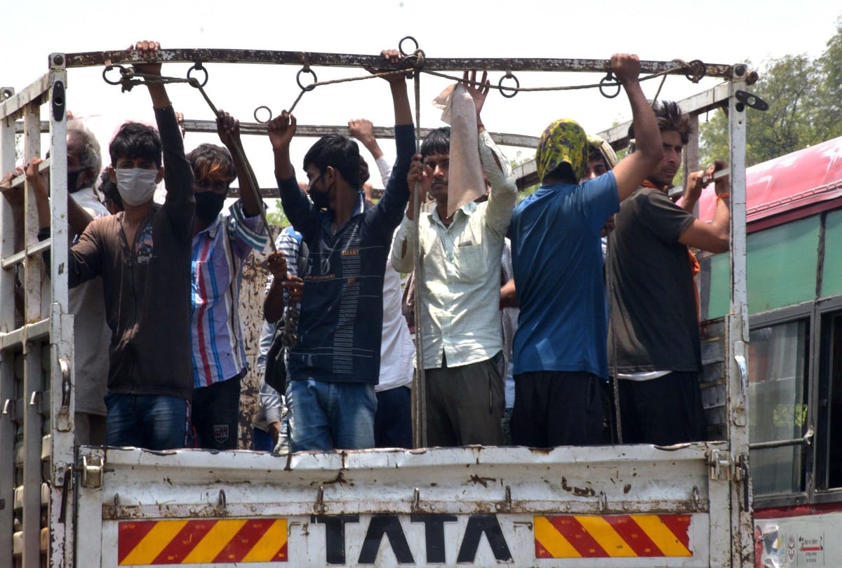 Prayagraj News Update: 62 people came to Prayagraj from Mumbai after booking a truck for two lakhs, two cases