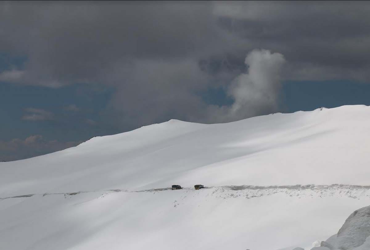 900 trucks carrying essential supplies from Zojila to Kargil Ladakh under security of ITBP