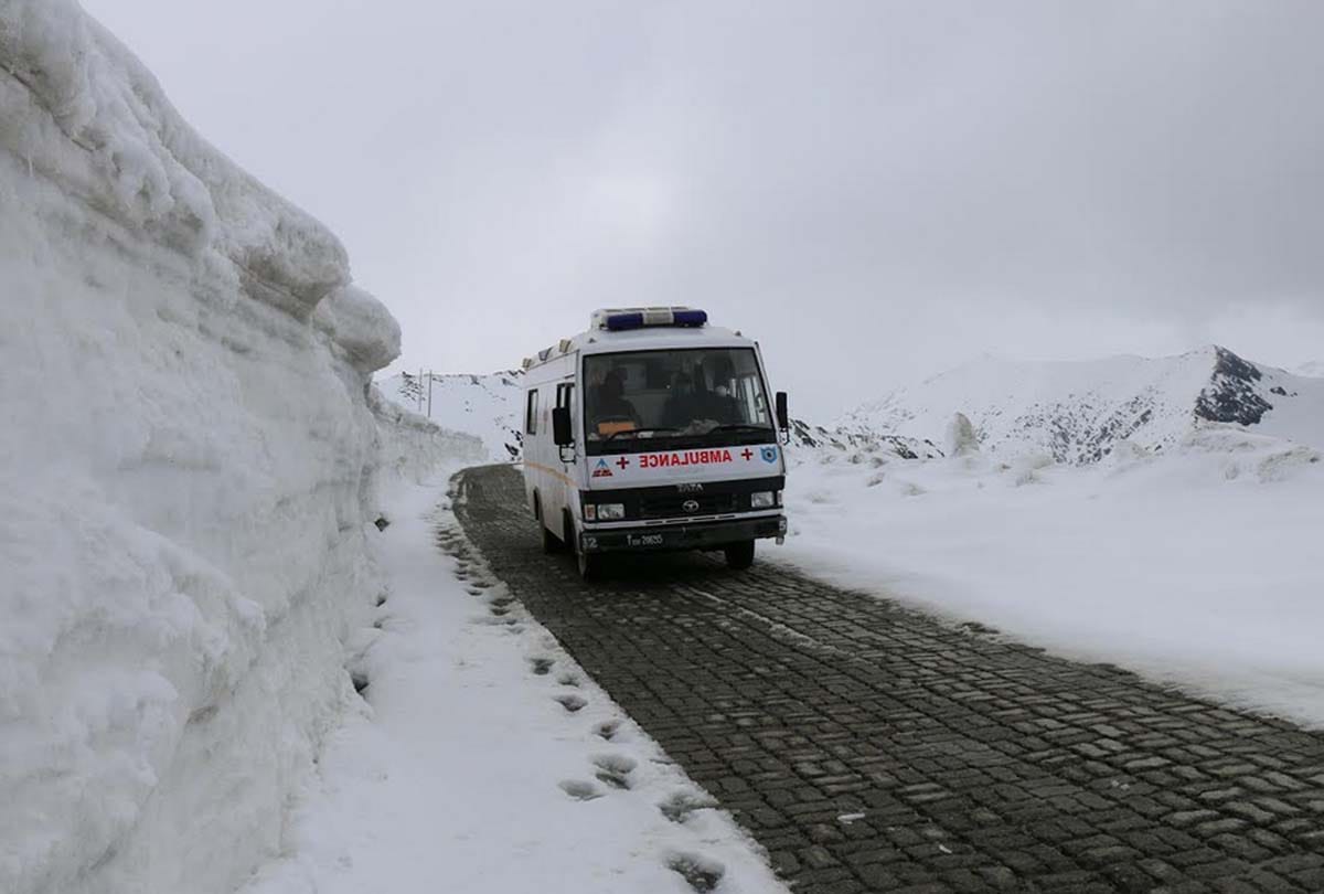 900 trucks carrying essential supplies from Zojila to Kargil Ladakh under security of ITBP