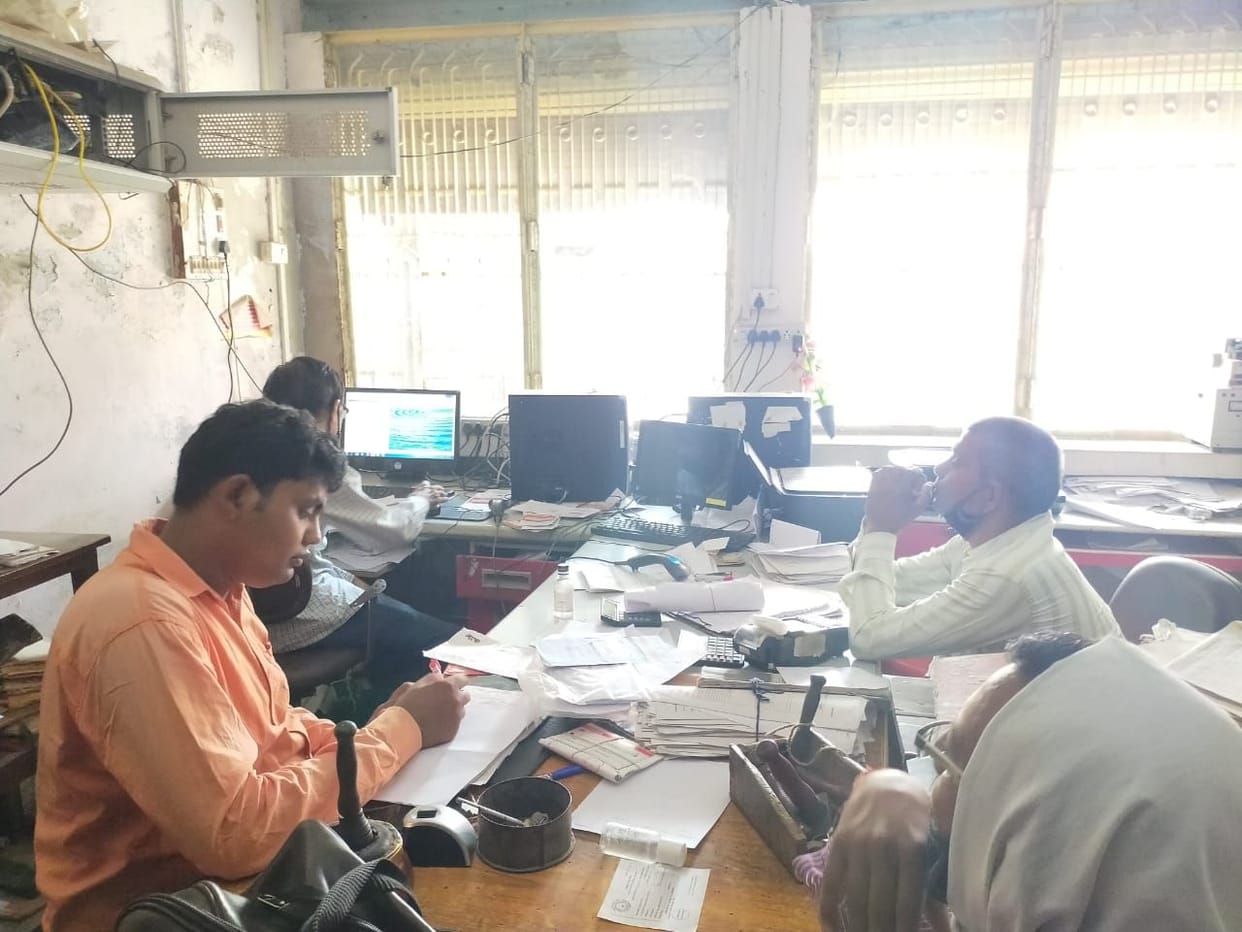 The operation of the Kanchasi sub post office comes to a standstill due to the server down