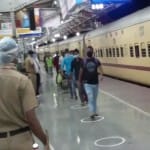 गुजरात से काठगोदाम यात्रियों को लेकर पहुंची ट्रेन