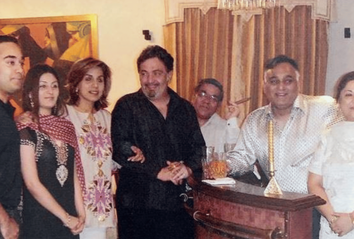 Rishi Kapoor son-in-law Bharat Sahni shares an UNSEEN family photo with Neetu Kapoor on Mothers Day