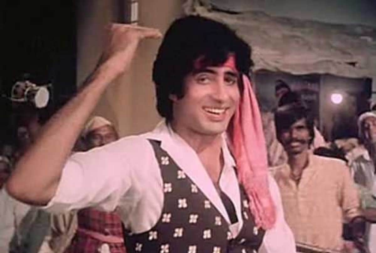 amitabh bachchan share photo with actress nutan filmfare award