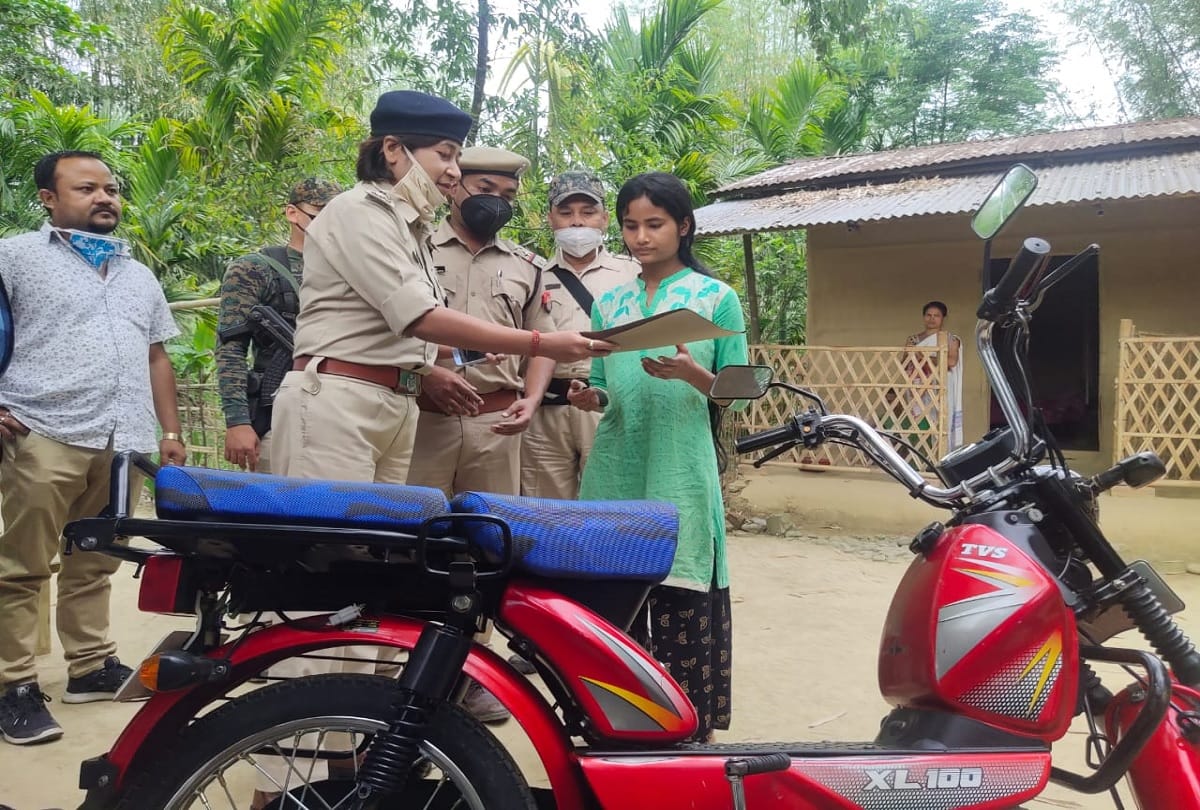 Assam Police gifts 2 wheeler to young woman who sells vegetables on bicycle