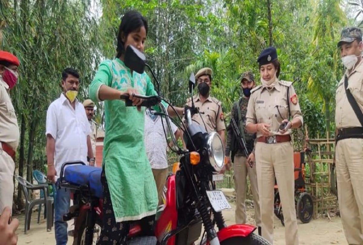 Assam Police gifts 2 wheeler to young woman who sells vegetables on bicycle