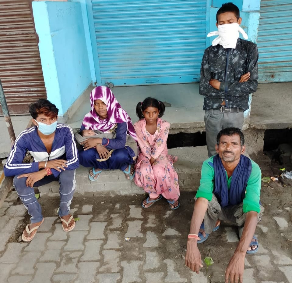 The family came from Himachal on foot with a 20-day-old girl