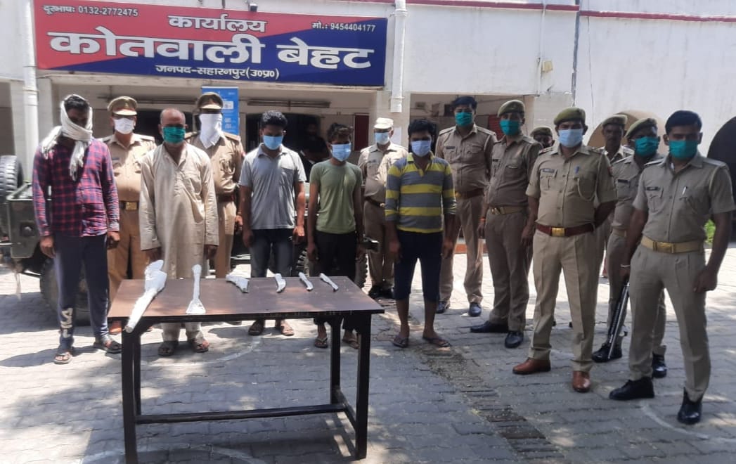 Five crooks planning robbery arrested