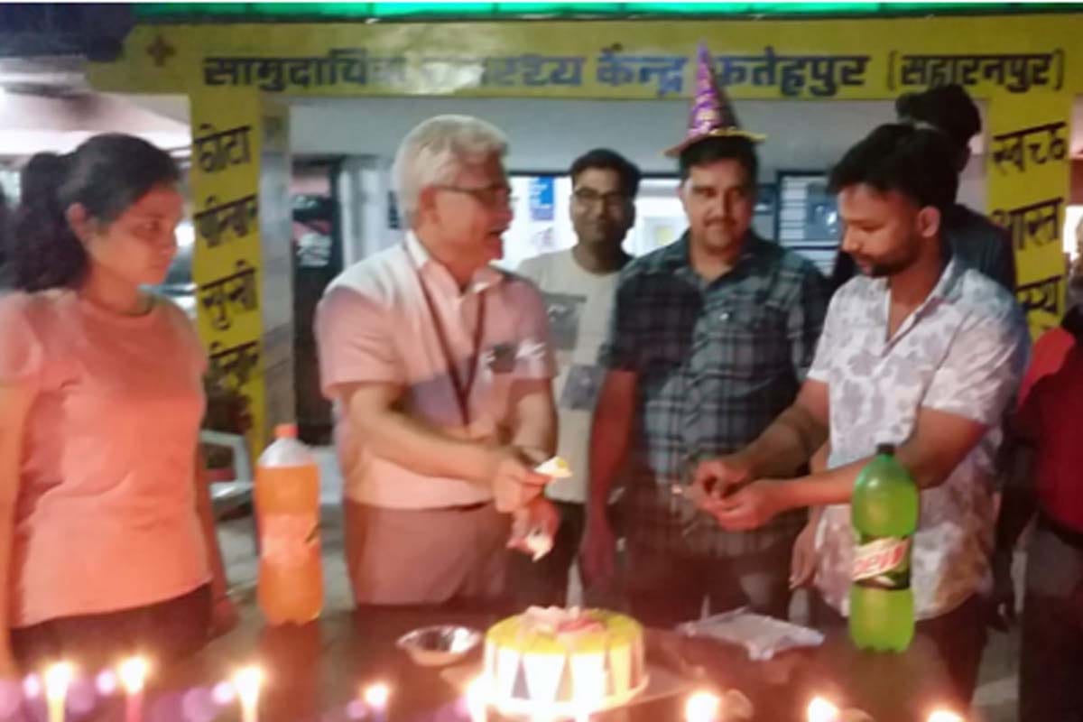 Corona warriors fighting war against infection celebrated Akils birthday in Kovid Hospital in Saharanpur