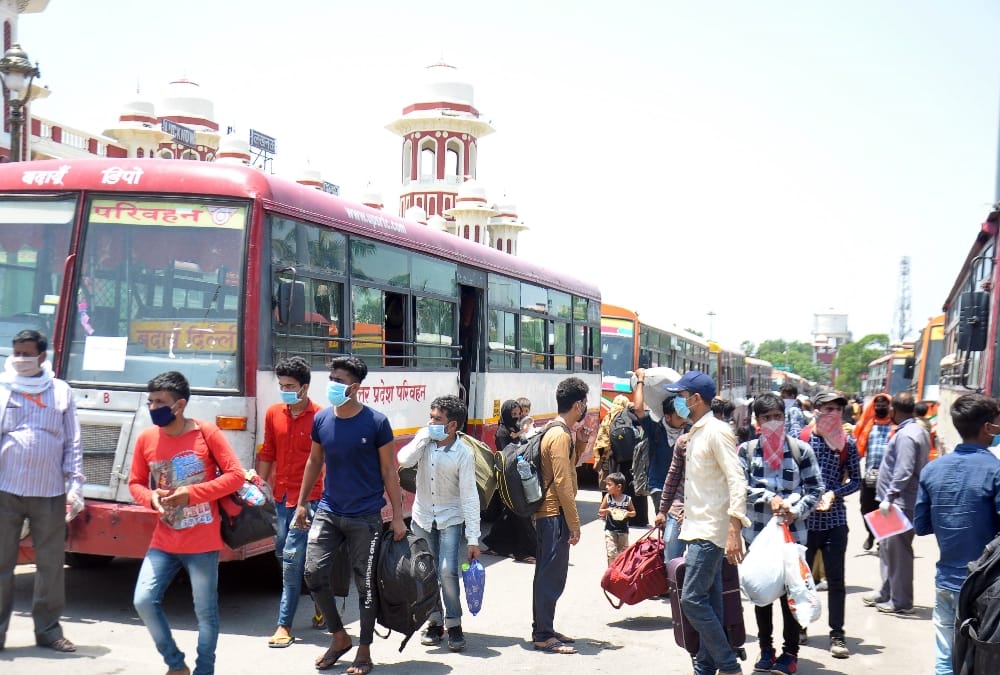 6300 workers reached lucknow by shramik special trains