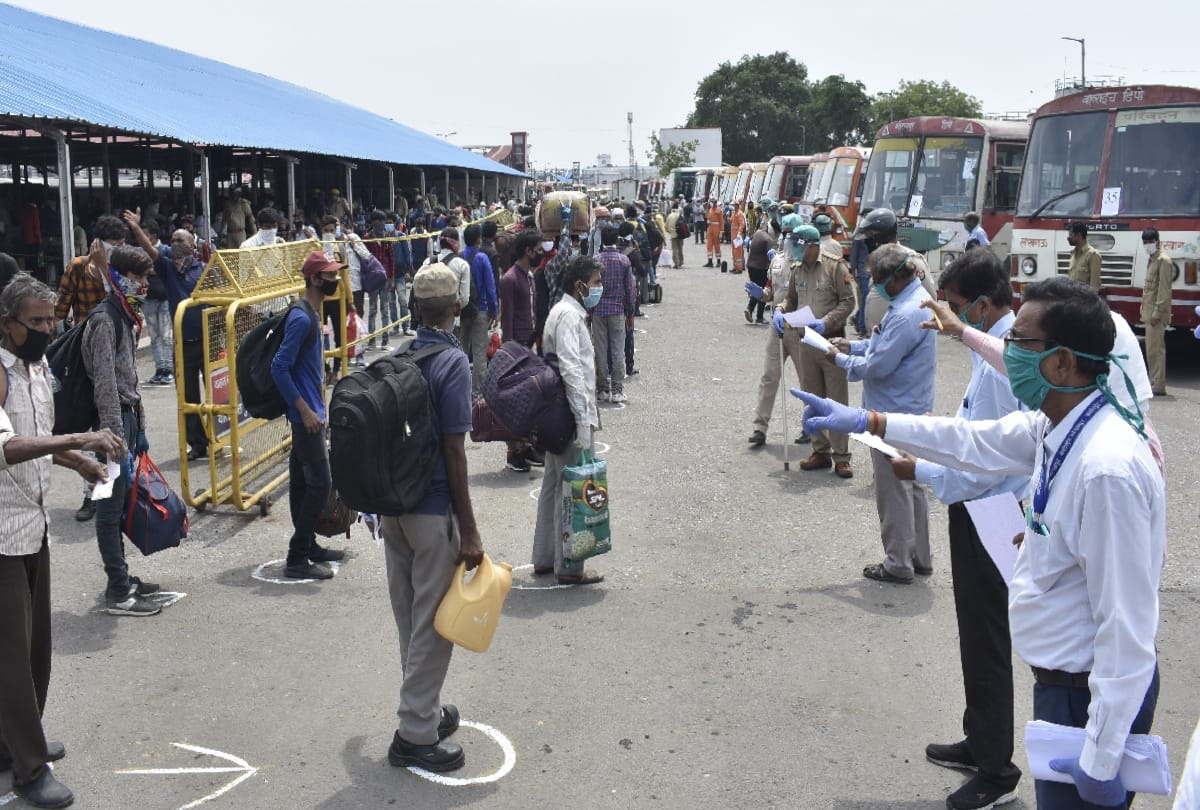 Shramik special train Arrived in gorakhpur with 7966 laborers