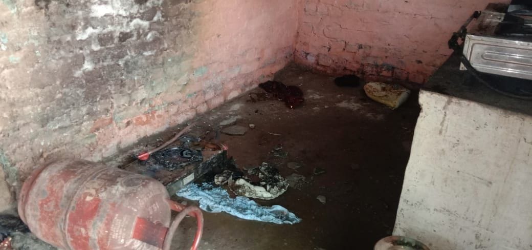 Home quarantine was family, house caught fire