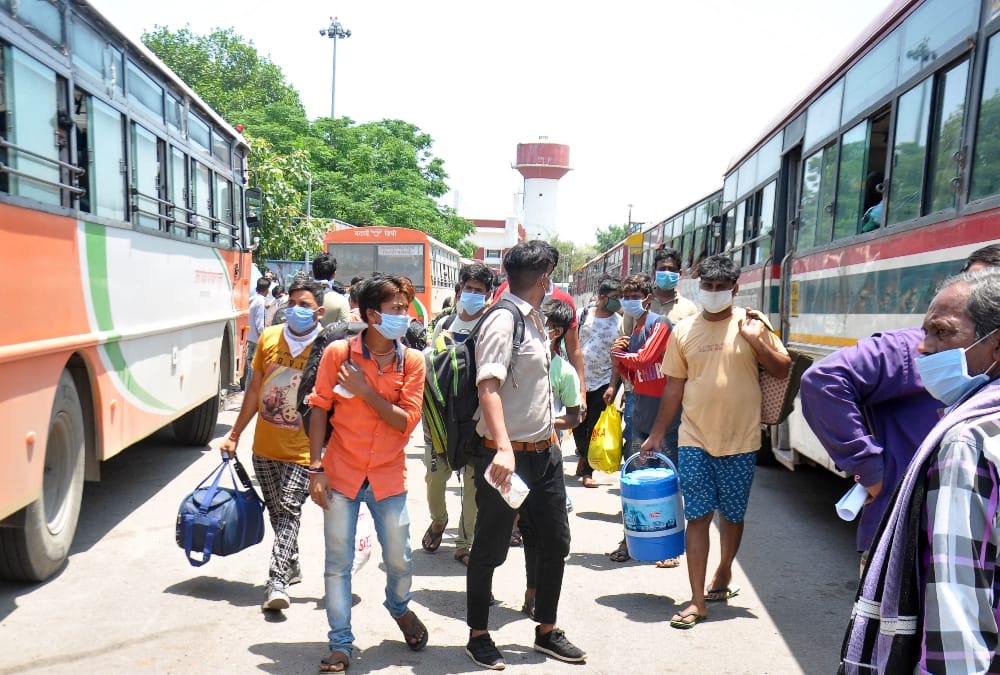 6300 workers reached lucknow by shramik special trains