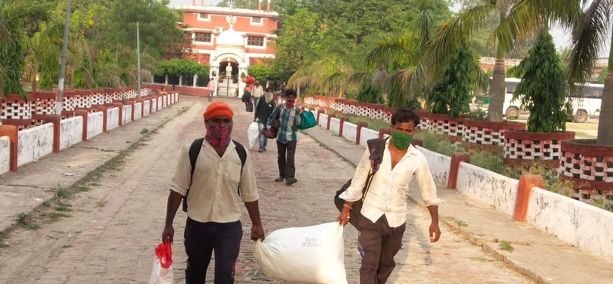 People reached jaunpur told how suffer the pain come from mumbai gujrat by bus train