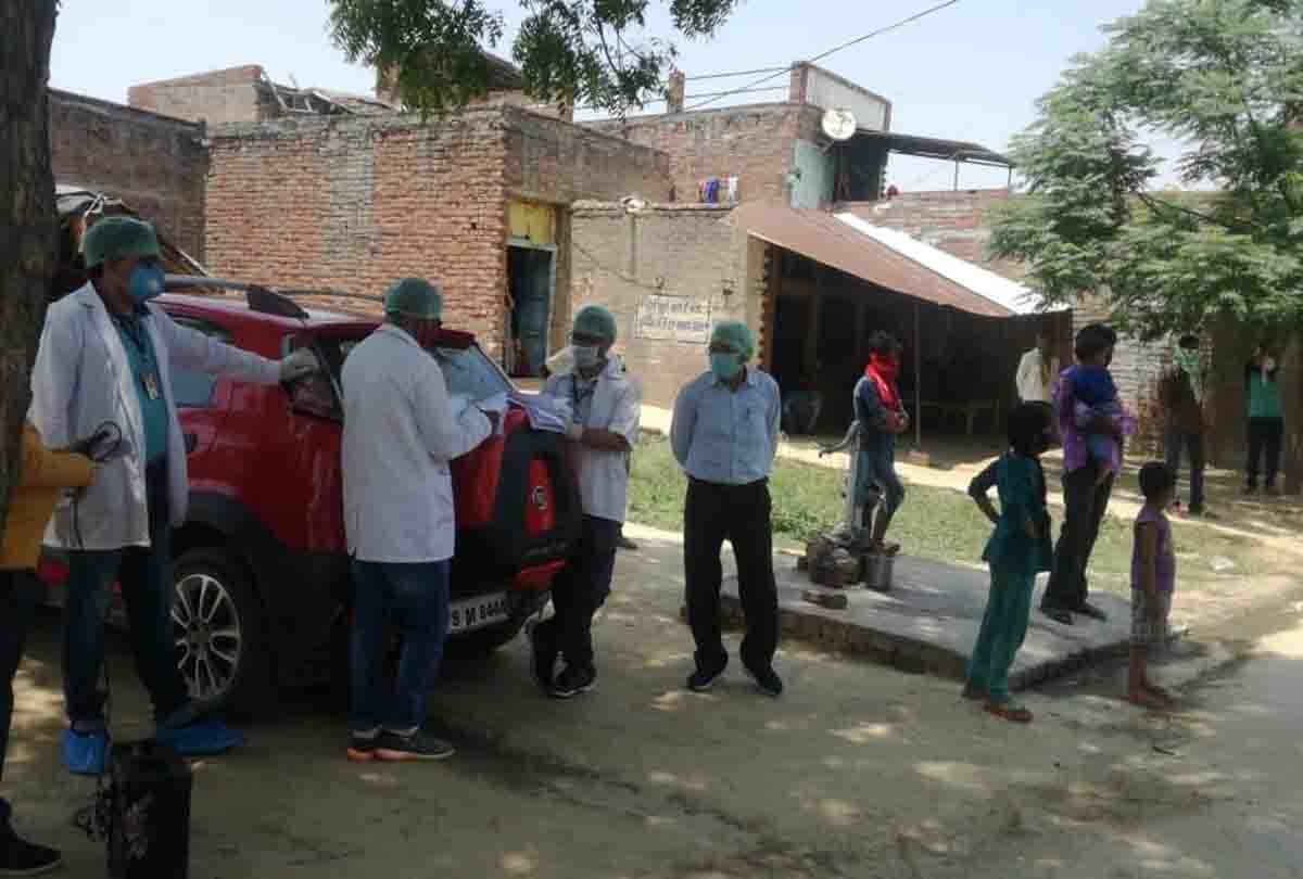 auraiya : After getting corona positive in village , medical team camp in