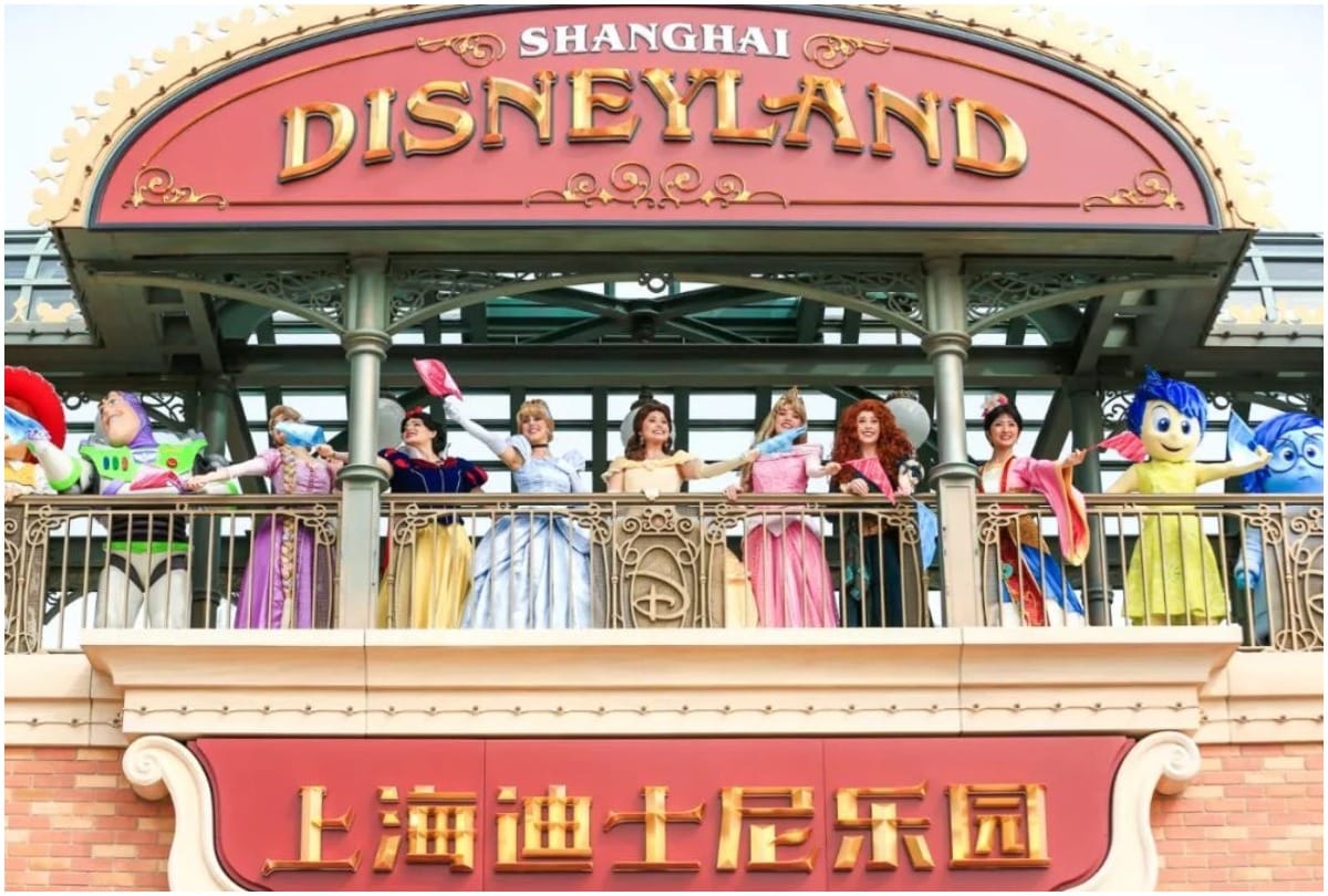 Disney Land Park in Shanghai China Open Booking Start Latest News Update Today Disney Reopens Its Shanghai Theme Park With Many Restrictions