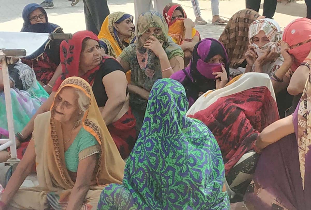 one died in road accident in ghatampur