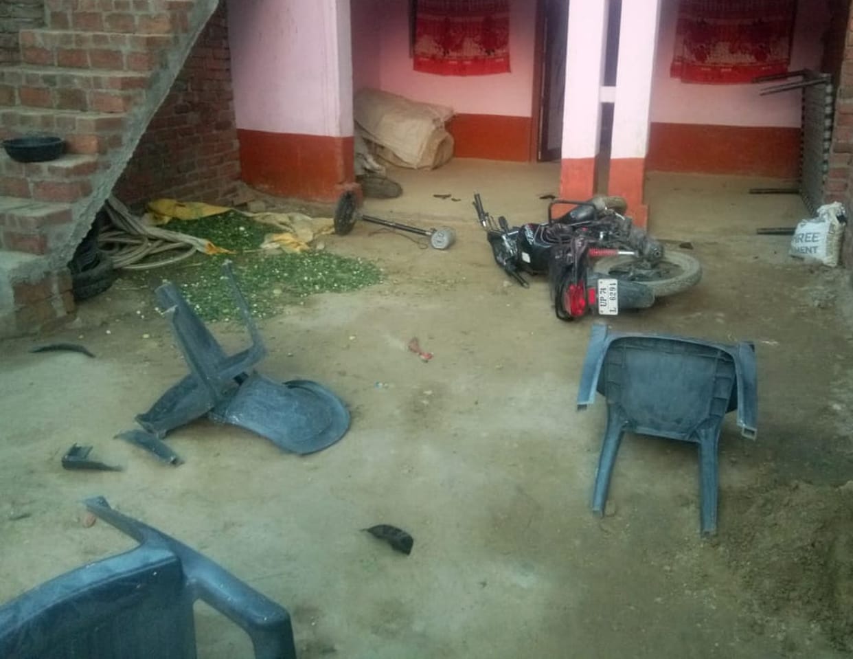 police theft in home in farrukhabad
