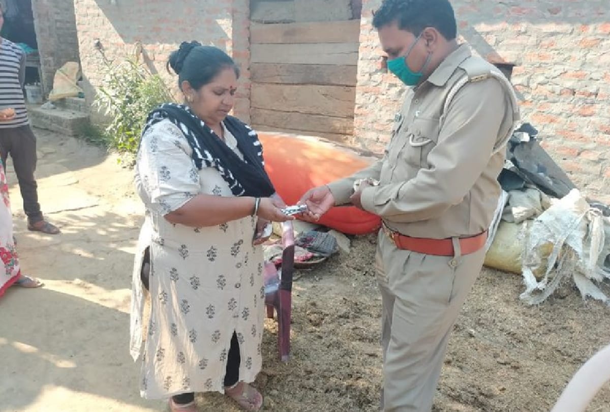 Gorakhpur Police delivered medicine after twitter information by Aditya Thakre from mumbai