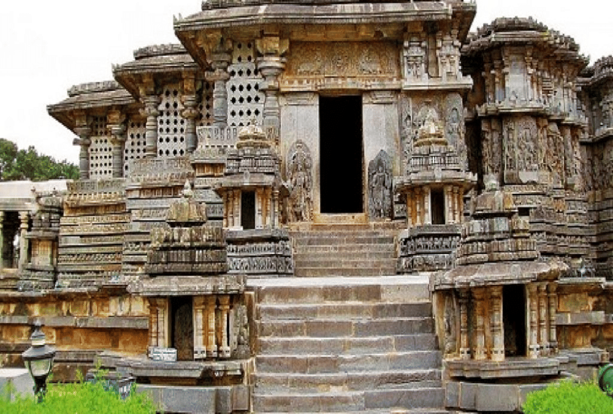 hoysaleshwar temple in karnataka is famous for unique temple of India