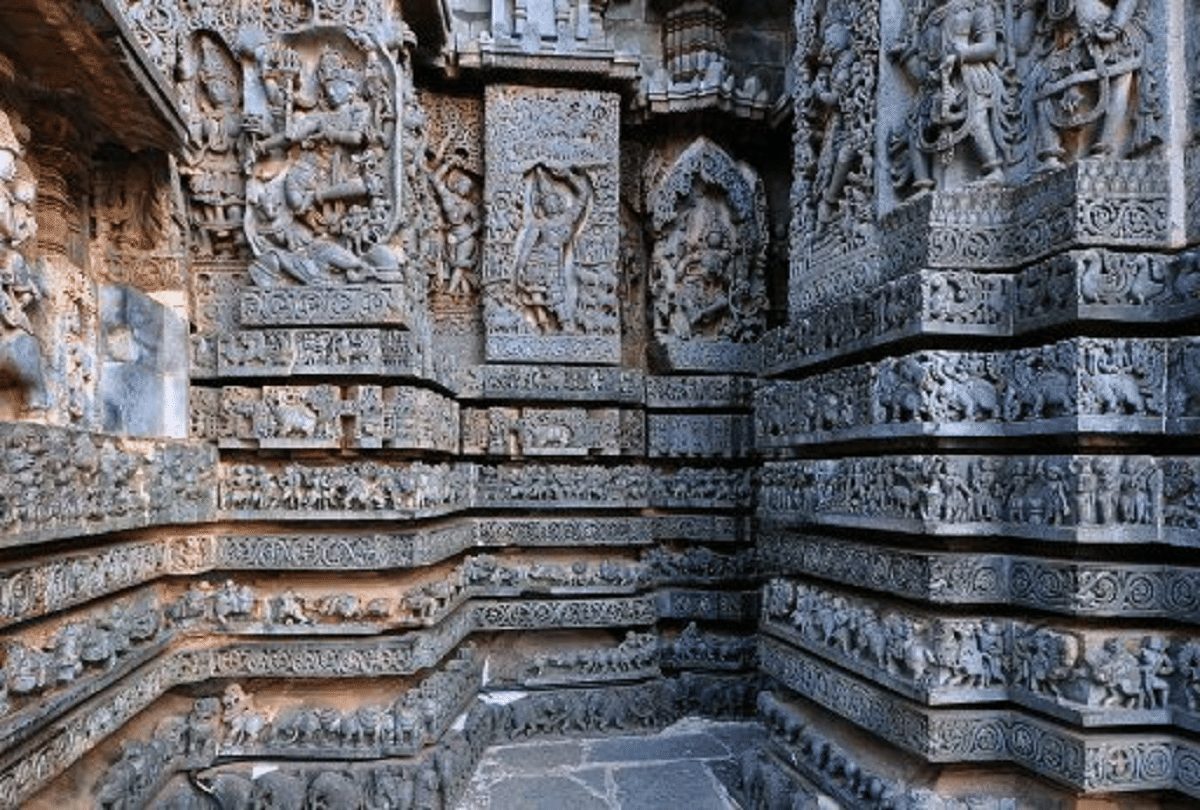 hoysaleshwar temple in karnataka is famous for unique temple of India