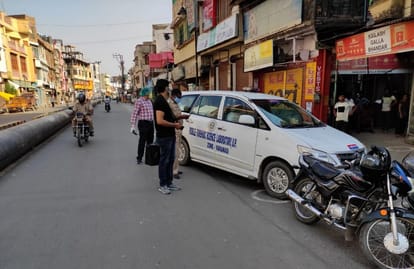 Jeweller Bullion dealer shot himself serious condition admitted to hospital in varanasi