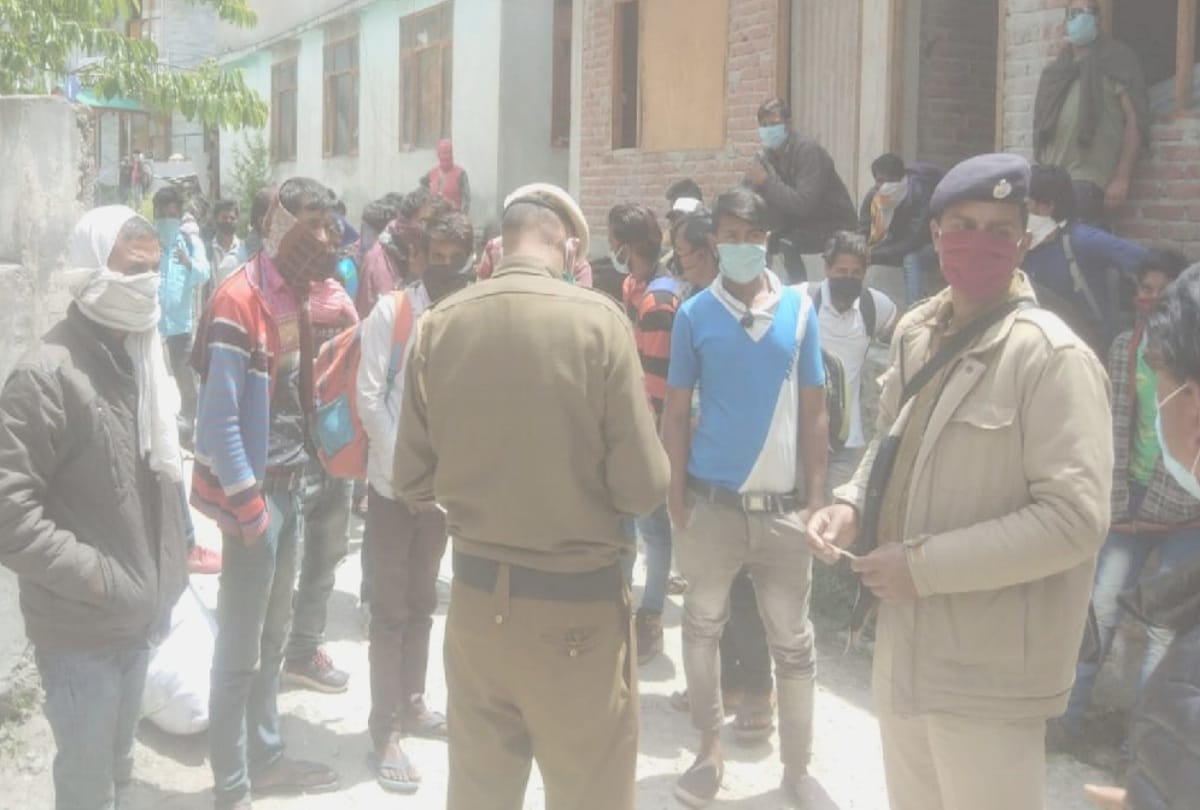 Lockdown: 300 laborers Walking for home on foot for 1500 km at kullu manali