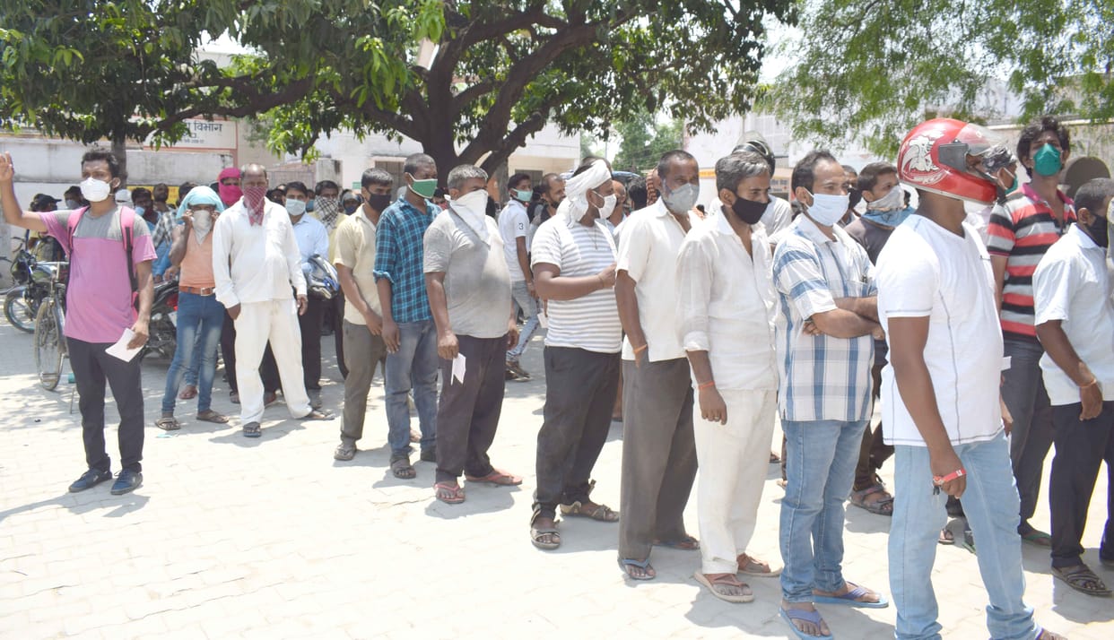 Thermal screening of 6700 migrants in the district