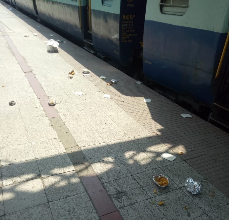 Stale food served to workers, thrown on platform