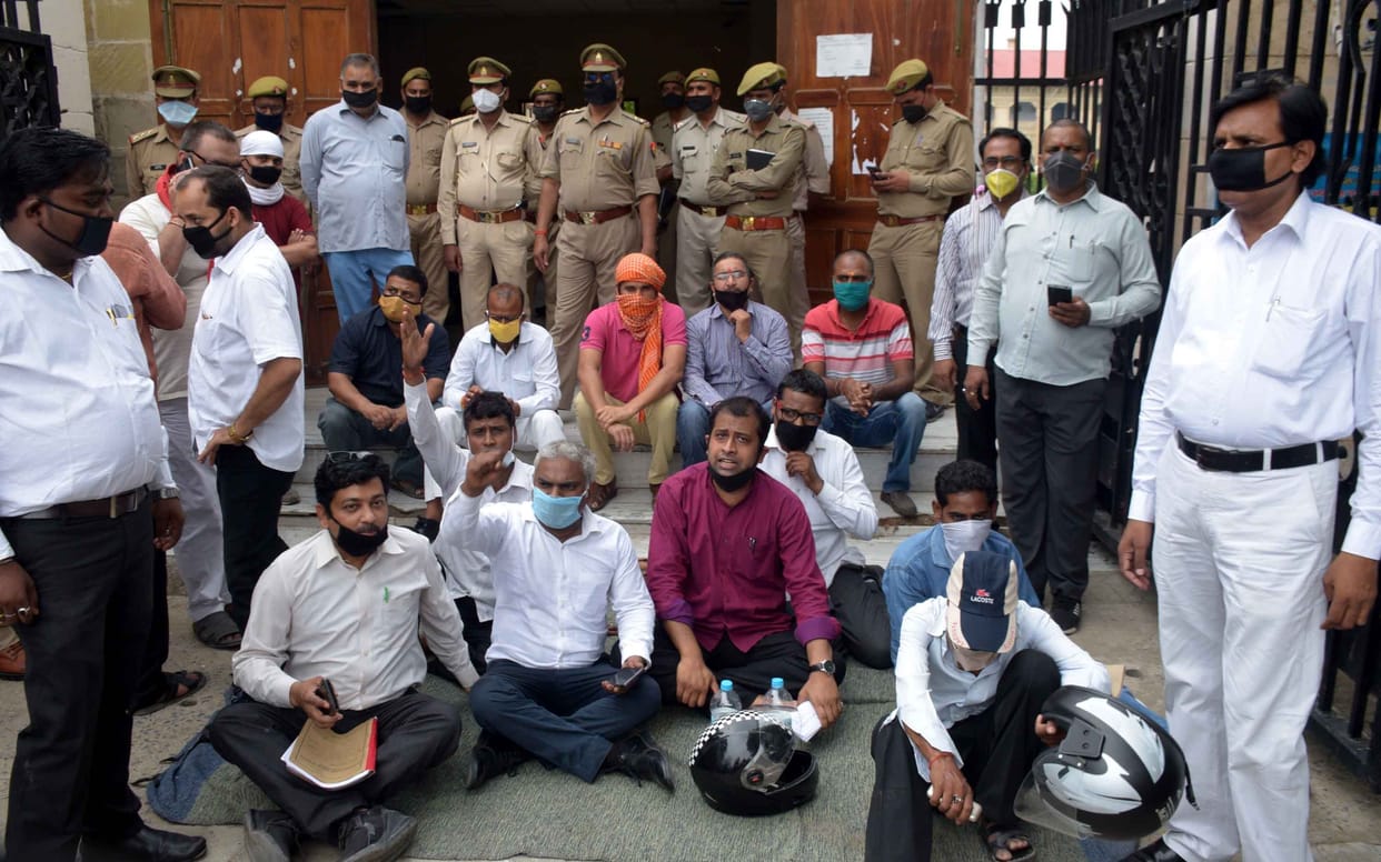 lawyers sitting on dharna outside the high court gate ragarding e filing arrangement
