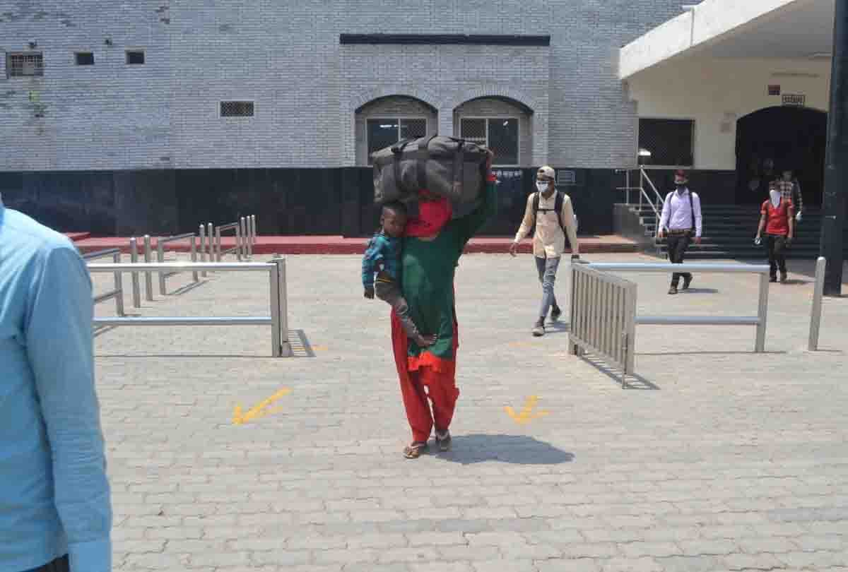 Migrants are bringing corona, increased trouble for districts