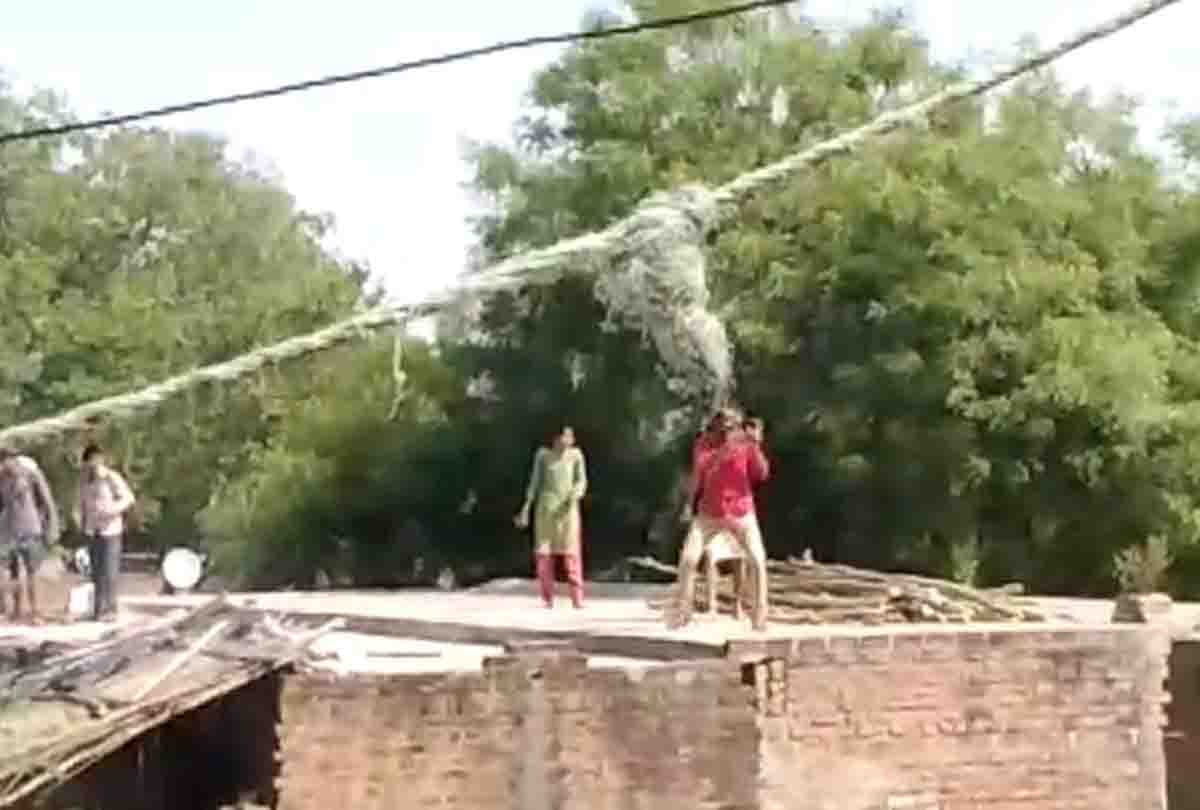 jalaun : There was a fierce dispute between two sides in lockdown, bullets fired