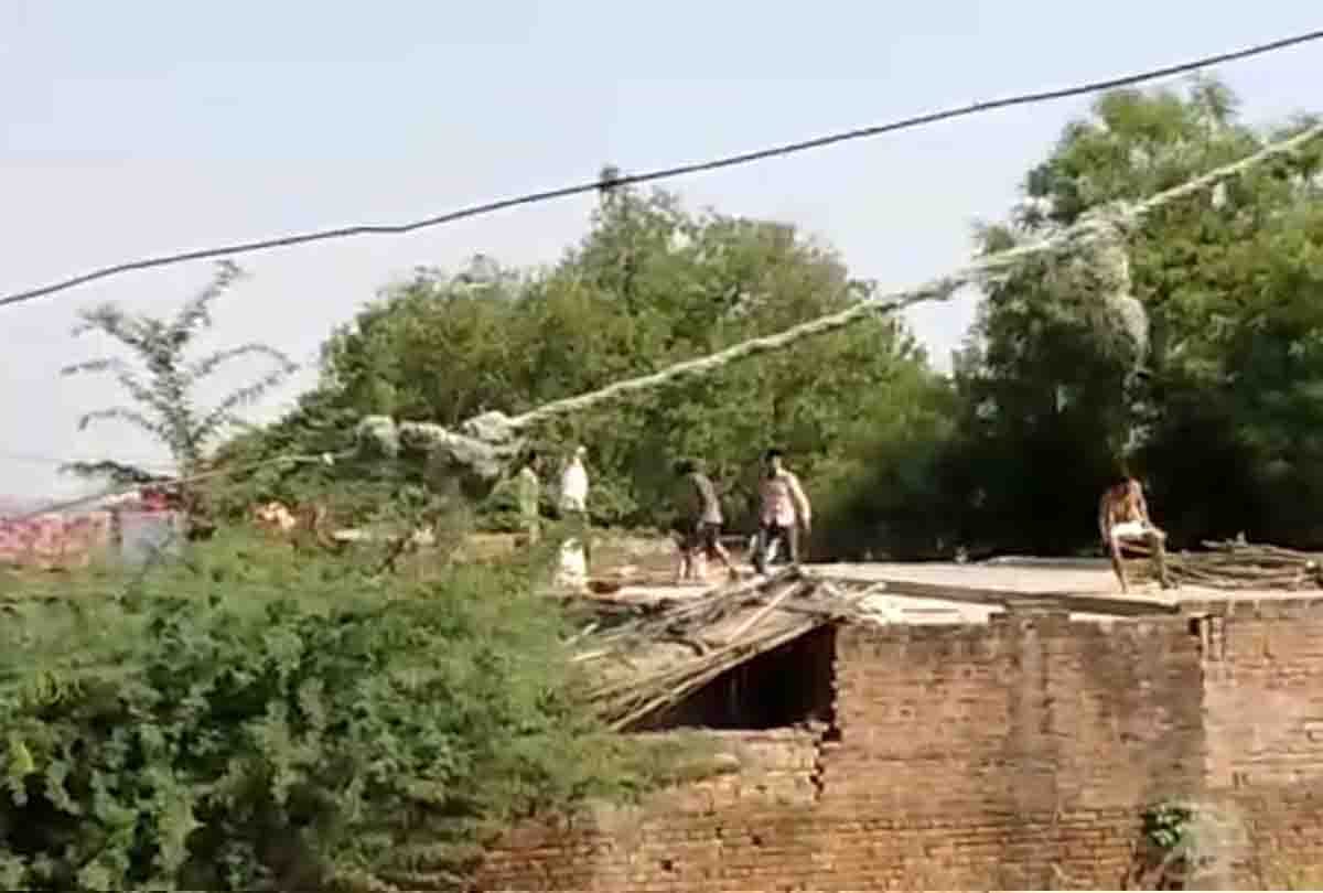 jalaun : There was a fierce dispute between two sides in lockdown, bullets fired