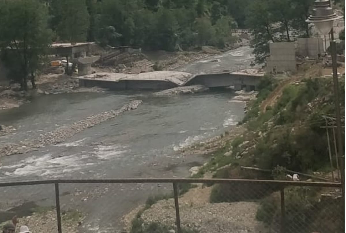 Bridge constructed on pabbar river in Rohru collapsed in Shimla Himachal Pradesh