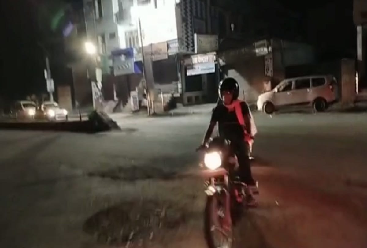 District Magistrate of Rampur visited city by bike at night