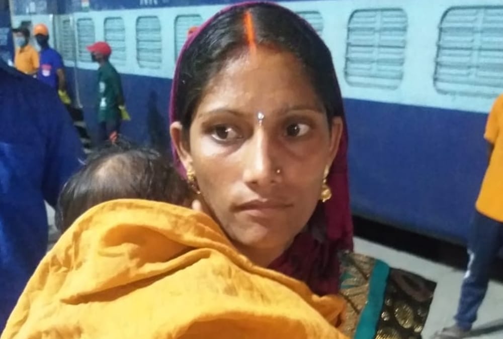 passengers reached lucknow from kerala, had to pay for ticket